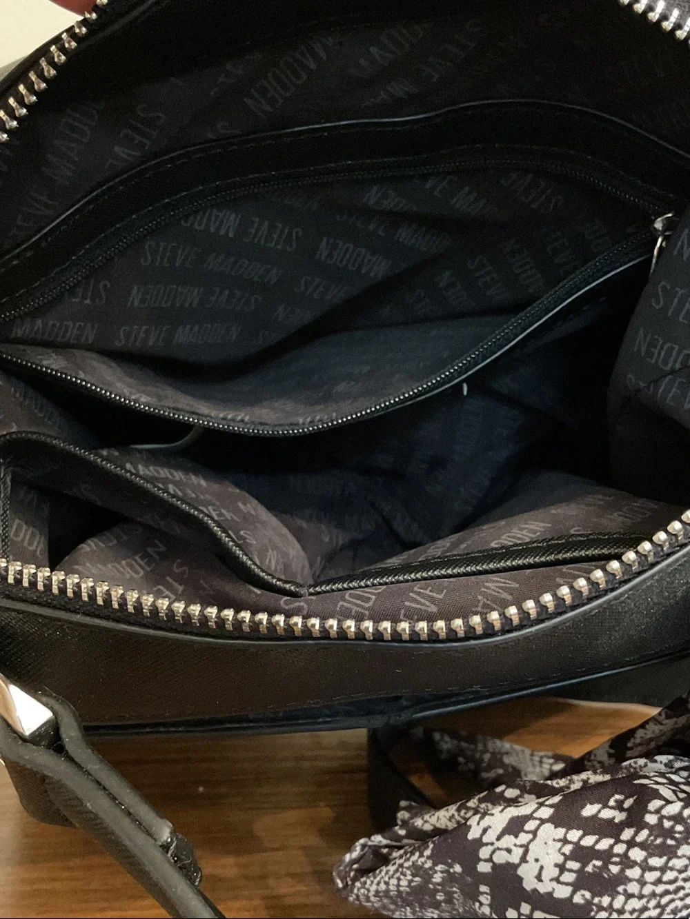 Steve Madden structured black